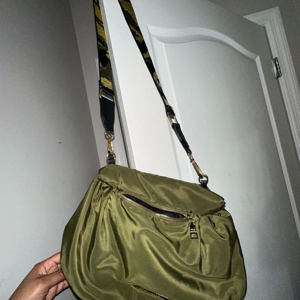 Steve Madden Green Crossbody Bag with Adjustable Strap and Flap Closure